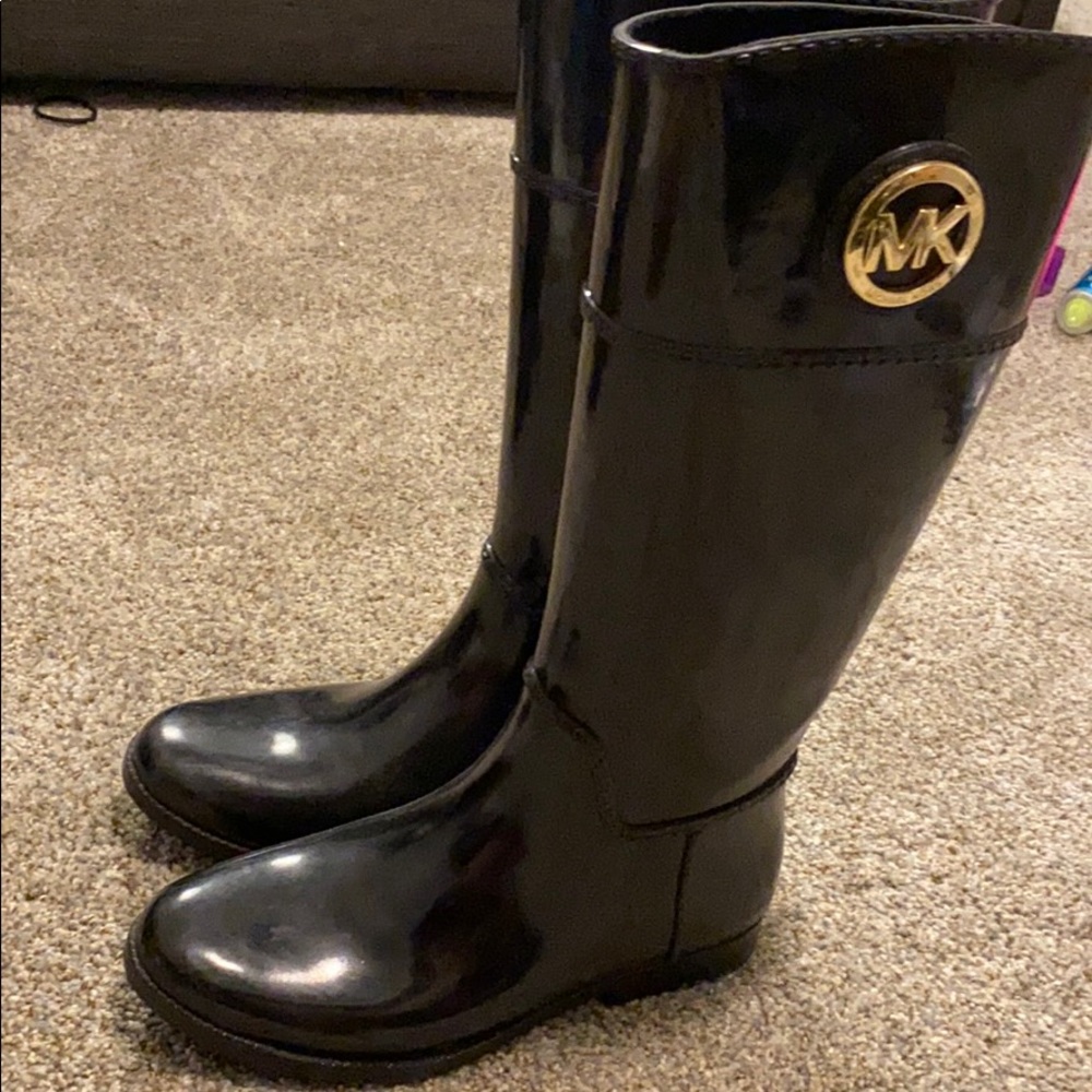 Like new MICHEAL KORS RAIN BOOTS BLACK
